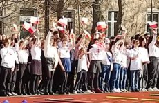 Więcej o: „Szkoła do hymnu”