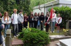 Więcej o: „Światełko dla Czerwca ’56”